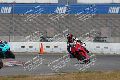 media/Nov-26-2022-Fastrack Riders (Sat) [[b001e85eef]]/Level 2/Session 3 Outside Turn 9/